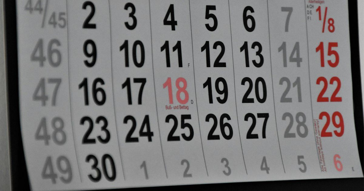 Wall calendar showing past months, illustrating the statute of limitations on debt